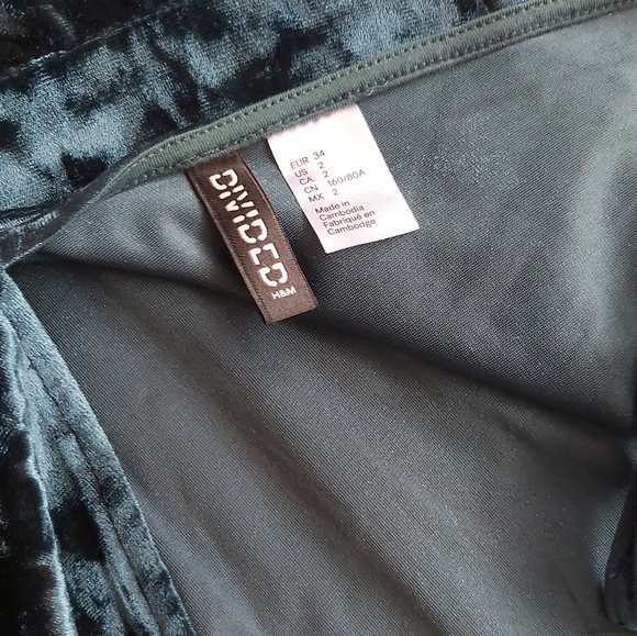 Dark green crushed velvt V-back dress; size 2/S - Picture 5 of 5